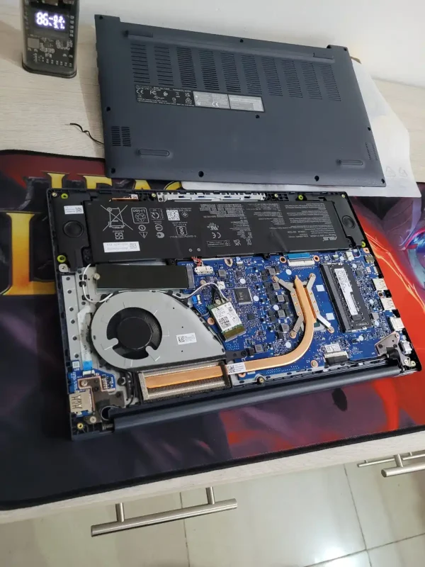 Cambio de pasta térmica de laptop en DMAX Reparaciones